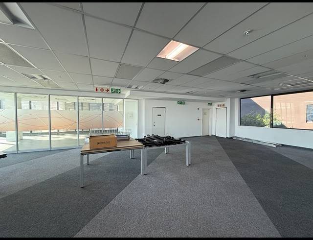 718M² OFFICE TO LET IN ROSEBANK